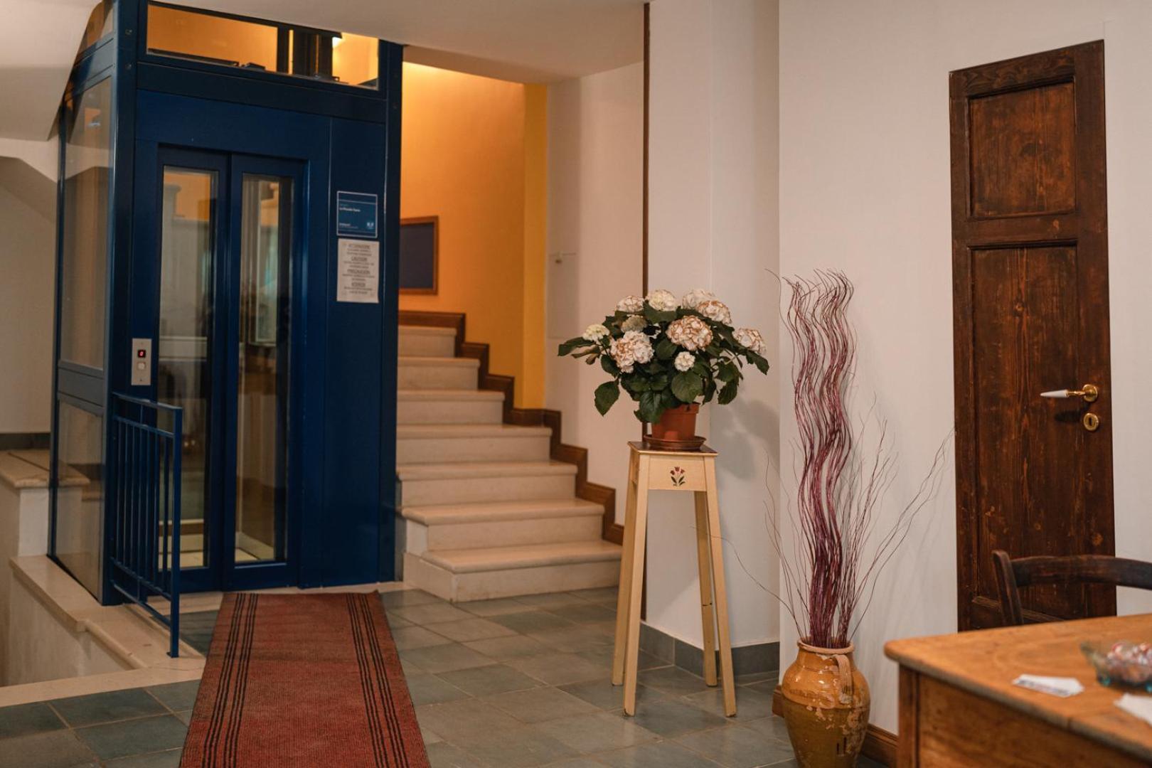 Hotel La Piccola Torre Bisceglie Exterior foto